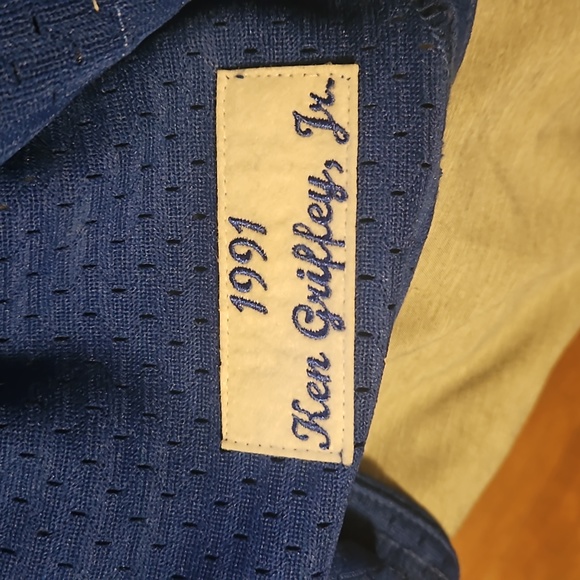 Mitchell & Ness Griffey Jr. Batting Practice Jersey - Picture 6 of 6